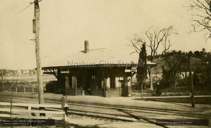 Postcard: Pleasant Hills station